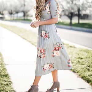 NWT midi dress minty/olive green color